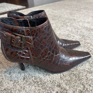 Donald J. Pliner Loni Brown Leather Croc Embossed Ankle Boot 8.5